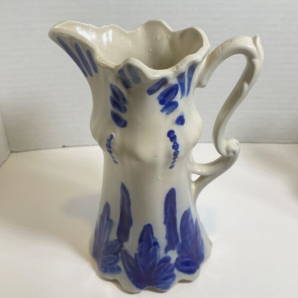 Vintage Blue & White Ceramic Pitchers With Scalloped Edges & Floral Design - Set - Picture 5 of 11